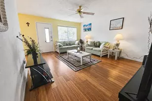 8454 111th St, Seminole, FL 33772 - Photo 2