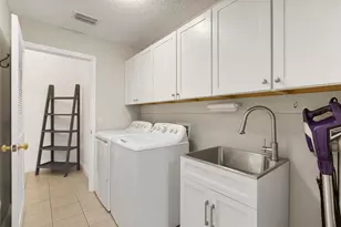 2120 Callaway Dr, The Villages, FL 32162 - Photo 40