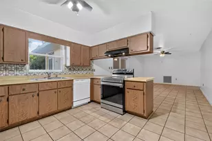5 Hermosa Dr, Eustis, FL 32726 - Photo 10