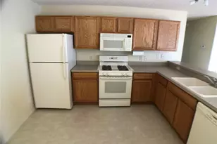 2099 Broyhill Ave, The Villages, FL 32162 - Photo 4