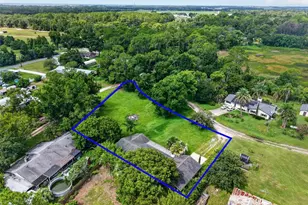37320 Beach Dr, Umatilla, FL 32784 - Photo 2