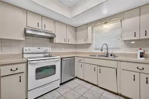 37320 Beach Dr, Umatilla, FL 32784 - Photo 10