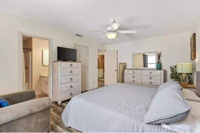 17292 SE 93rd Heyward Avenue, The Villages, FL 32162 - Photo 16