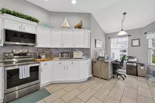 12045 NE 51st Cir, Oxford, FL 34484 - Photo 16
