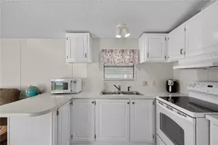 639 NE Cottage Park Ln, Leesburg, FL 34748 - Photo 10