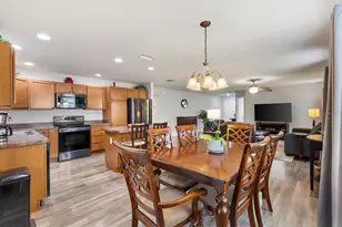 3203 Islawild Way, The Villages, FL 32163 - Photo 8