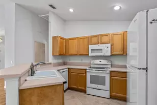 5123 Grove Mnr, Lady Lake, FL 32159 - Photo 16
