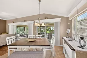 2425 Boiling Springs Ct, The Villages, FL 32162 - Photo 40