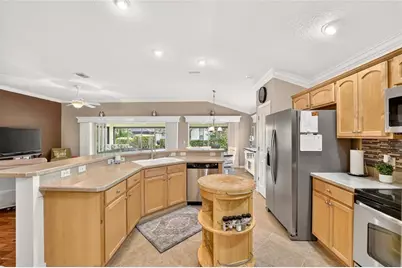 2425 Boiling Springs Court, The Villages, FL 32162 - Photo 38