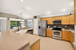 2425 Boiling Springs Ct, The Villages, FL 32162 - Photo 16