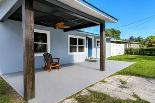 1924 Cr 439C, Lake Panasoffkee, FL 33538 - Photo 2