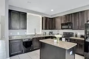 4352 Acorn Ct, Davenport, FL 33837 - Photo 4