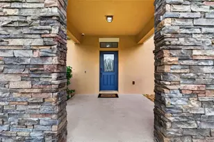810 Woods Landing Dr, Minneola, FL 34715 - Photo 4
