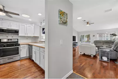 17107 SE 93rd Exeter Court, The Villages, FL 32162 - Photo 4