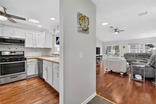17107 SE 93rd Exeter Ct, The Villages, FL 32162 - Photo 4