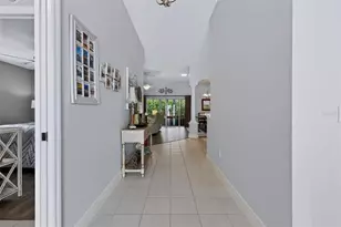 633 Cokesbury Dr, The Villages, FL 32162 - Photo 2
