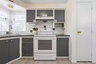 695 Buccaneer Blvd, Tavares, FL 32778 - Photo 6