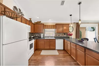 615 Osada Avenue, The Villages, FL 32162 - Photo 8