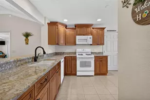 1869 Scarboro Ct, The Villages, FL 32162 - Photo 8
