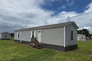 1129 NW 12th Ln, Lake Panasoffkee, FL 33538 - Photo 6