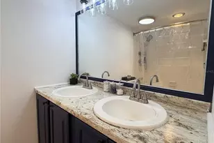 13103 Sandalwood Dr, Wildwood, FL 34785 - Photo 12