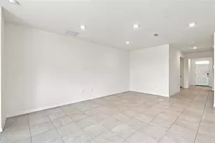 8552 Pinecrest Trl, Wildwood, FL 34785 - Photo 12