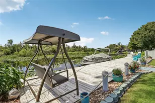 28116 Lois Dr, Tavares, FL 32778 - Photo 4
