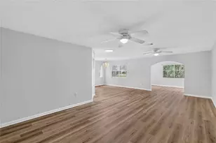 822 Dundee Cir, Leesburg, FL 34788 - Photo 8