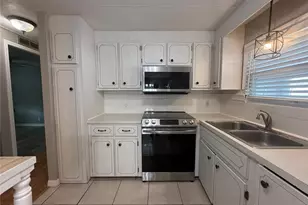 758 Royal Palm Cir, Largo, FL 33778 - Photo 10