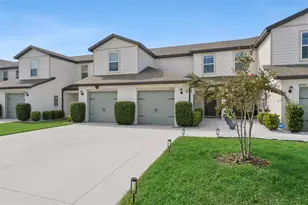 1537 Wynford Cir, Tavares, FL 32778 - Photo 2