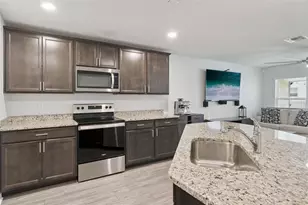 1537 Wynford Cir, Tavares, FL 32778 - Photo 10