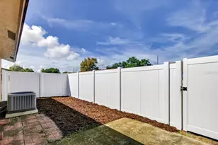 424 E Rosewood Ln, Tavares, FL 32778 - Photo 12