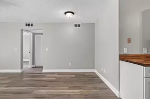 424 E Rosewood Ln, Tavares, FL 32778 - Photo 6