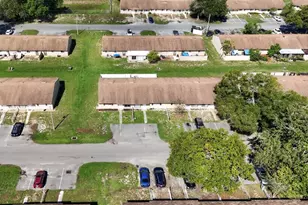 424 E Rosewood Ln, Tavares, FL 32778 - Photo 22
