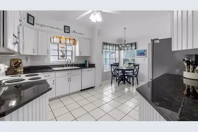 21709 King Richards Way, Leesburg, FL 34748 - Photo 6