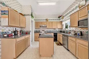 916 Ramos Dr, The Villages, FL 32159 - Photo 36