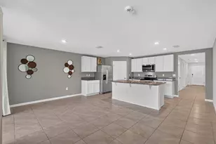 8510 Triumph Cir, Wildwood, FL 34785 - Photo 14