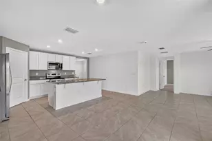 8510 Triumph Cir, Wildwood, FL 34785 - Photo 16