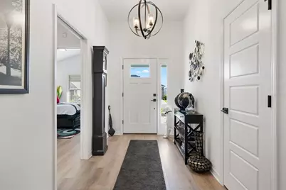 7004 Minchew Circle, The Villages, FL 34762 - Photo 2