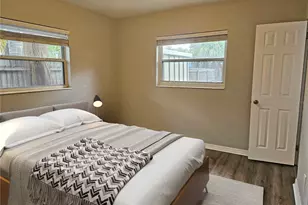 4042 Dartmouth Ave N, Saint Petersburg, FL 33713 - Photo 6