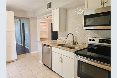 4042 Dartmouth Avenue N, Saint Petersburg, FL 33713 - Photo 12