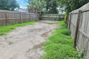 4042 Dartmouth Ave N, Saint Petersburg, FL 33713 - Photo 16