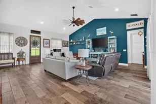 10412 Woodland Hills Ct, Howey in the Hills, FL 34737 - Photo 6
