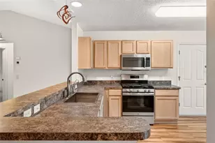 17728 SE 81st Wynstone Ave, The Villages, FL 32162 - Photo 4