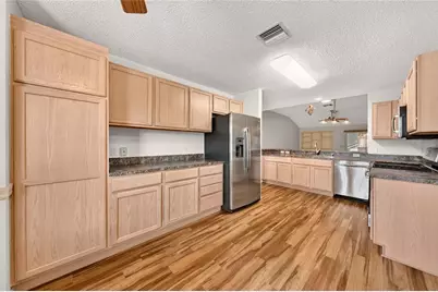 17728 SE 81st Wynstone Avenue, The Villages, FL 32162 - Photo 8