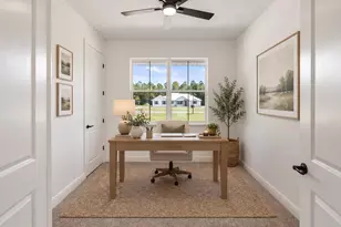 10720 Philips Landing Ct, Webster, FL 33597 - Photo 24
