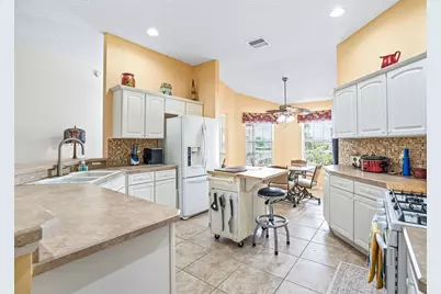 1857 Poppy Circle, The Villages, FL 32162 - Photo 6