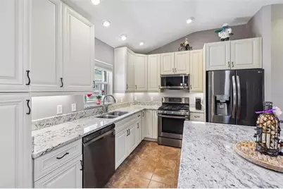 17287 SE 85th Willowick Circle, The Villages, FL 32162 - Photo 10
