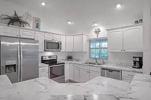 3915 Wine Palm Way, The Villages, FL 32163 - Photo 6