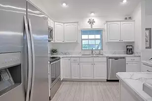 3915 Wine Palm Way, The Villages, FL 32163 - Photo 4